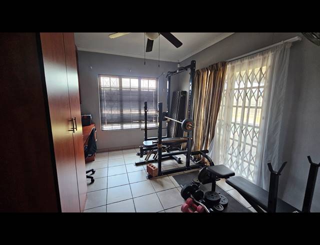 3 BEDROOM HOUSE FOR SALE IN GRANTHAM PARK